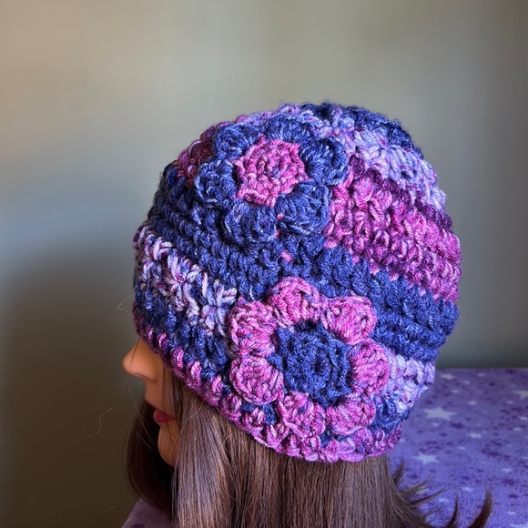 SHEIN Accessories - Crochet flower beanie medium beautiful acrylic yarn new